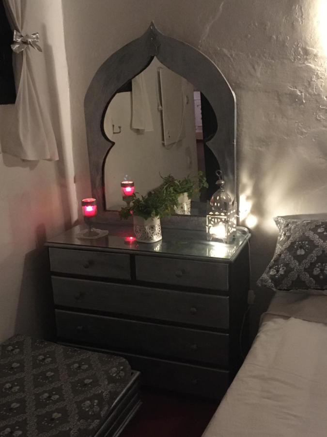 Hathor ,Casa Marroqui Con Dos Terrazas En La Medina Antigua , Ideal Parejas!! Wifi!! Asilah Bagian luar foto